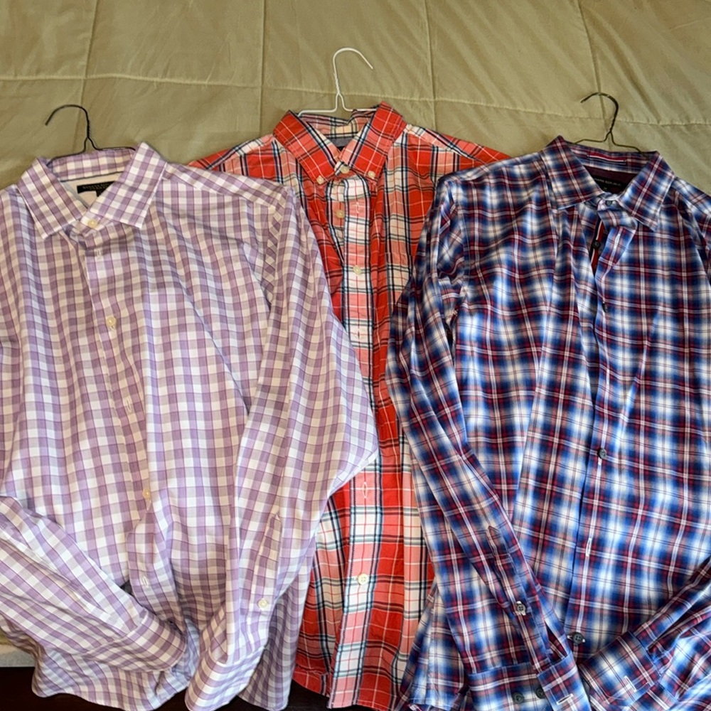 FREE SHIPPING: 3 - Banana Republic button down shirts